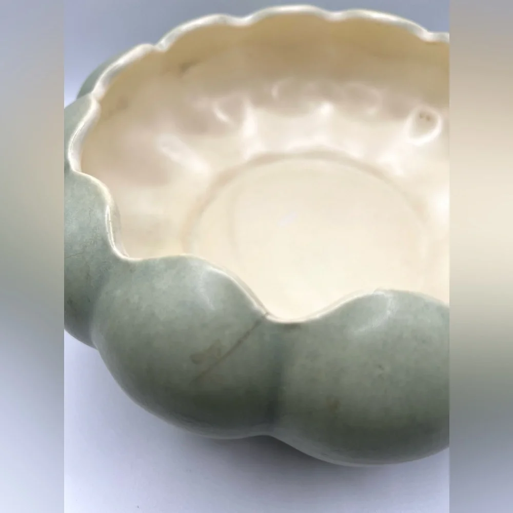 Vintage Red Wing Pottery Scalloped Edge Light Green Planter #278 Bowl Vase MCM